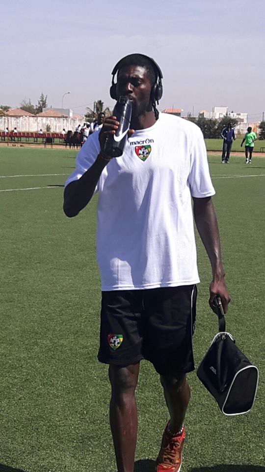 Emmanuel Adebayor au camp de préparation de l'équipe nationale du Togo à Saly  ( complexe Diambars )