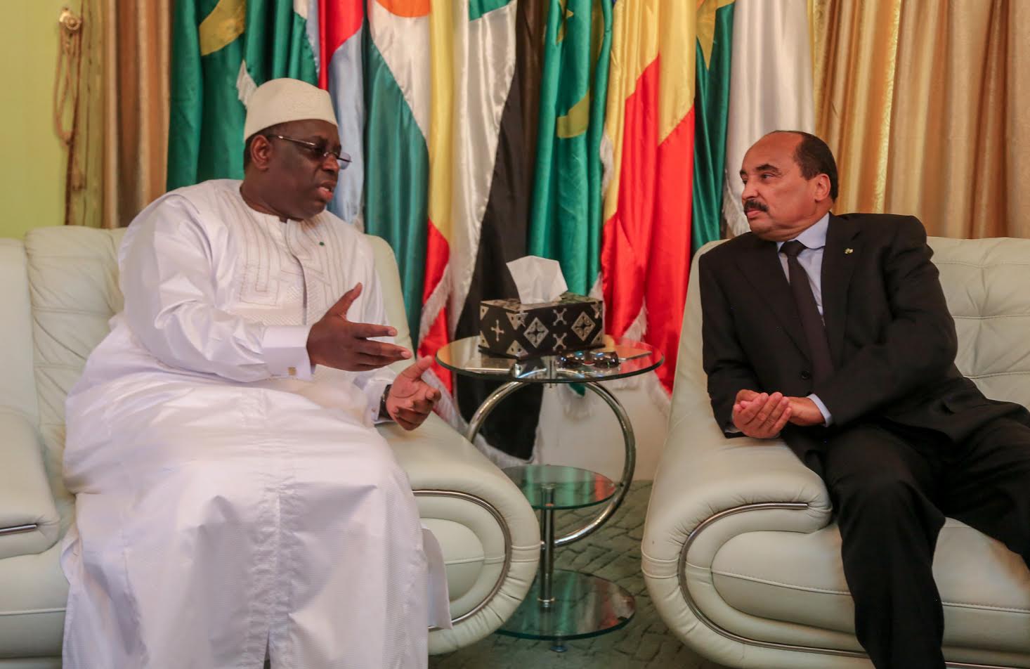 Après Banjul, le président mauritanien atterrit à Dakar