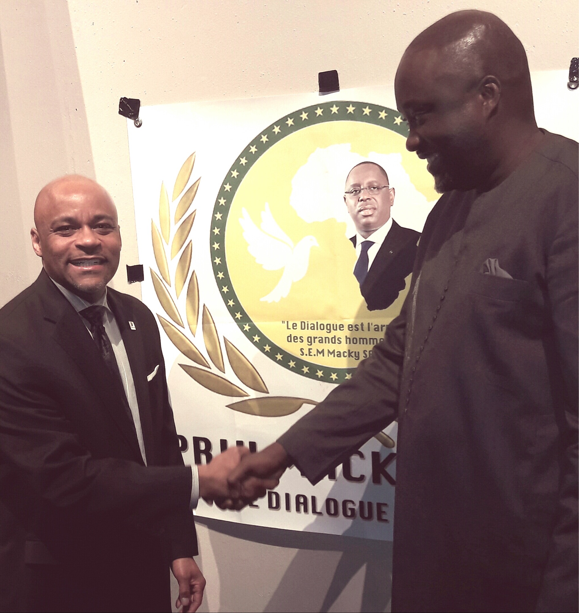 Le Maire de DENVER soutient " le Prix Macky Sall "  