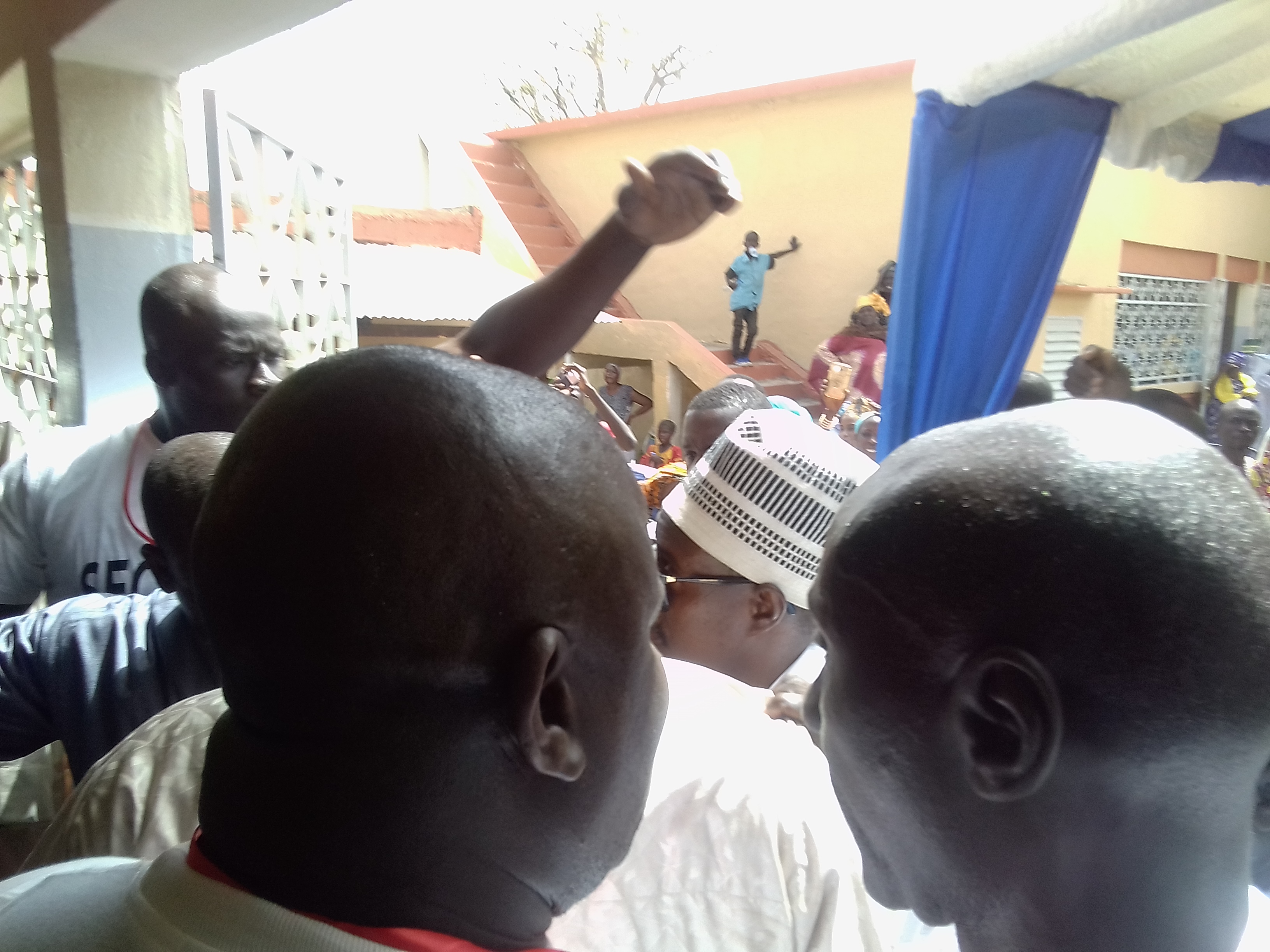 GUINGUINÉO - Cheikh Bass reçu en grande pompe par la famille d'El Hadj Cheikh Touré