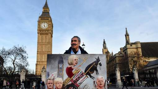 Le Parlement britannique autorise Theresa May à déclencher le Brexit
