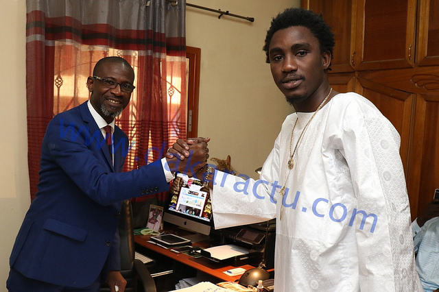 PARTENARIAT : Wally Ballago Seck dans les locaux de Dakaractu pour les préparatifs de son prochain spectacle