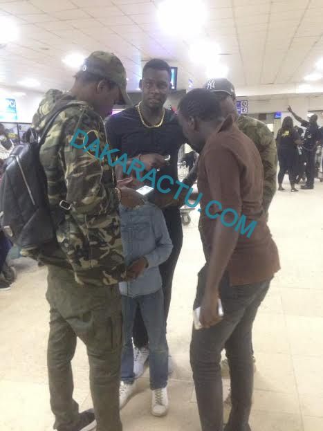 Les images du départ de Wally Ballago Seck à l'aéroport Léopold Sédar Senghor pour la Soirée du 22 Avril