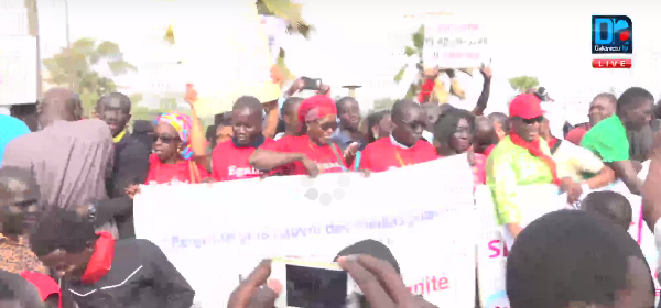 Des syndicats d'enseignants à la marche de la presse