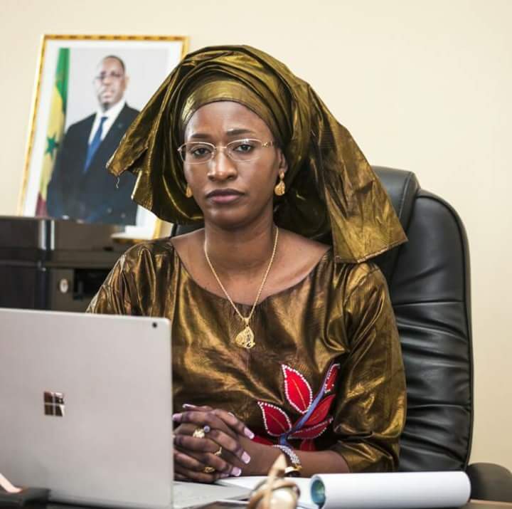 LE DÉMENTI D'AMY MBACKÉ