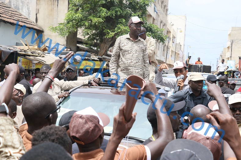 Les images de la caravane de BBY à la Médina