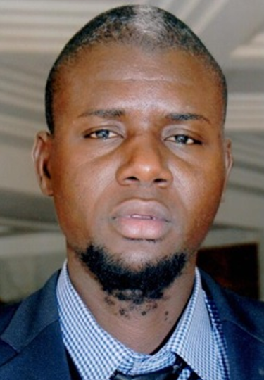 LES DÉRIVES ET DÉLIRES DANS LE DÉBAT PUBLIC  (​par Momath Talla NDAO)