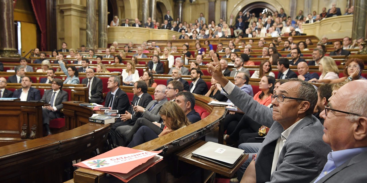 Espagne : le Parlement catalan adopte la loi prévoyant un référendum d'autodétermination