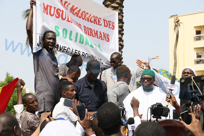 Cheikh Alassane Sène à la marche de soutien aux Rohingyas : « Pourquoi Macky Sall qui a soutenu Charlie Hebdo, ne marche-t-il pas aujourd’hui ?