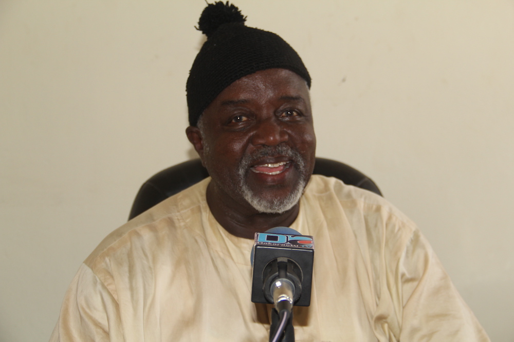 TOUBA - ENTRETIEN AVEC DOCTEUR SYLLA :  " Chez nous c'est l'Apr qui a battu l'Apr... Ce juriste qui a parlé de 3ème mandat nous a rendu un mauvais service... Khalifa, entouré par des gamins '