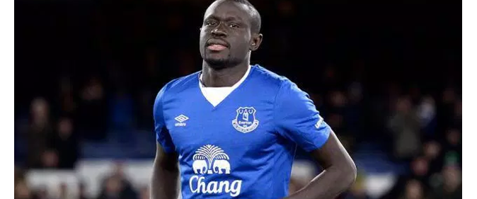 Everton : Baye Oumar Niasse officiellement suspendu deux matches pour simulation