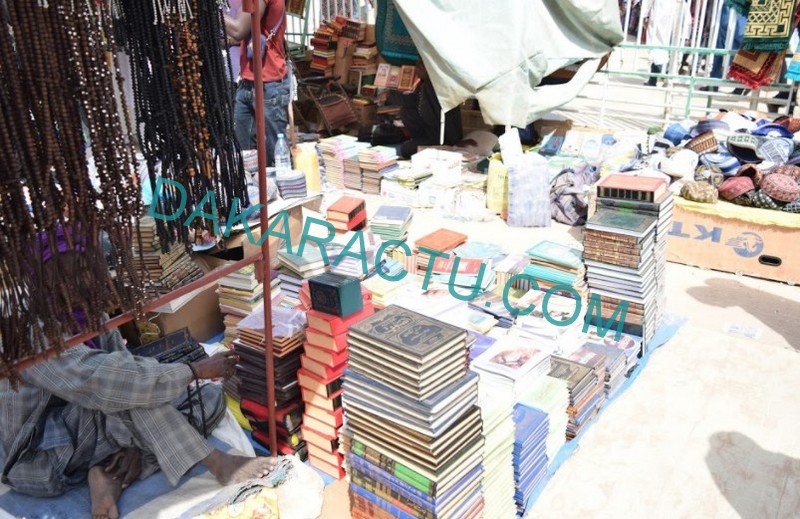 Médina Baye : l'esplanade de la mosquée se transforme en foire le temps du Gamou (Images)