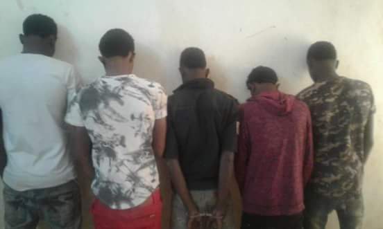 KÉDOUGOU : La police met la main sur la bande de  cinq jeunes cambrioleurs qui écumait la ville.