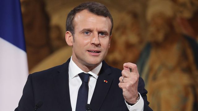 Visite au Sénégal : Macron a-t-il choisi le bon moment ? Un accueil entre Teranga et réserves