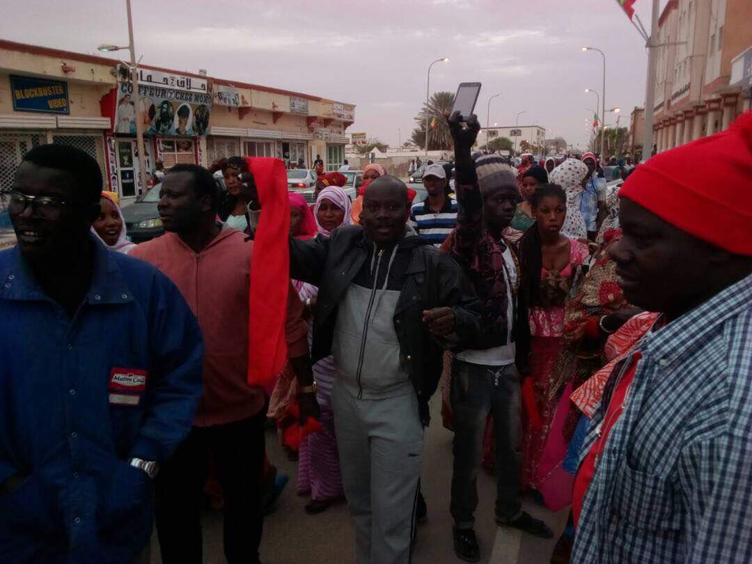 MACKY SALL À NOUAKCHOTT : Les Karimistes arborent des brassards rouges et manifestent