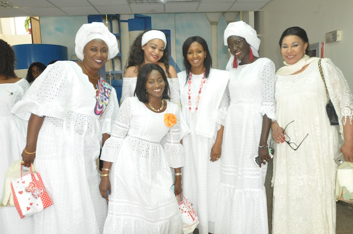 8 Mars - Les Femmes de Dangote Ciment offrent du matériel médical à la maternité de Pout