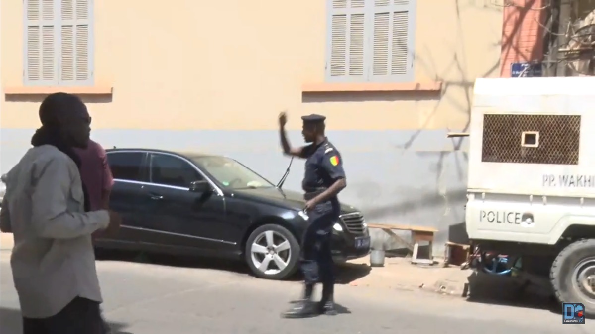 Grenade lacrymogène dans une école : La LSDH condamne leur usage sans discernement sur la population