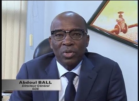 ABDOUL BAAL (DG SDE) : ' Il n'y a aucun risque sanitaire à boire l'eau, malgré ses couleurs... L'eau, c'est le service le moins rémunérateur comparée à...'