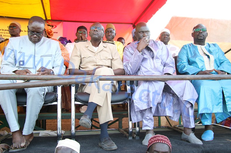 LE VILLAGE DE SEOKHAYE DANS LA COMMUNE DE NGOUNDIANE ETRENNE UN POSTE DE SANTE ET UNE AMBULANCE OFFERTS PAR MOUHAMADOU MOUSTAPHA SY DJAMIL