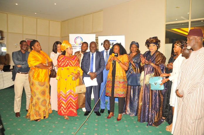 FOGECA : Remise des fonds octroyés par M. James Ndambo