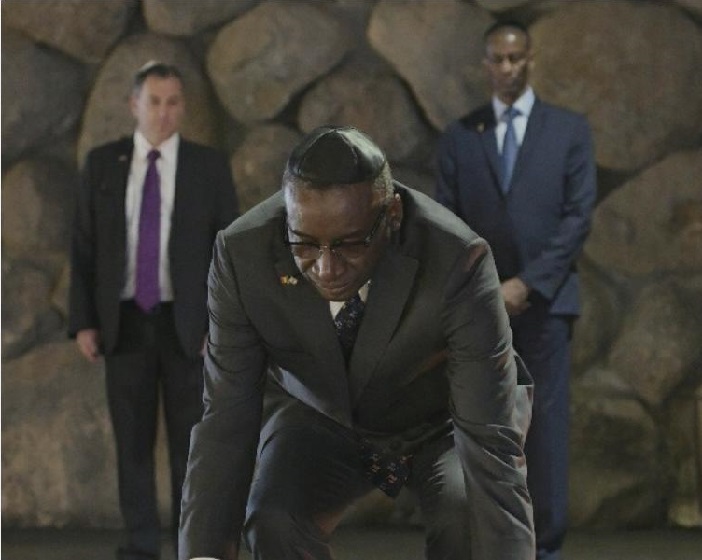 LES IMAGES DE SIDIKI KABA À JÉRUSALEM : UN RENIEMENT A QUEL PRIX ?