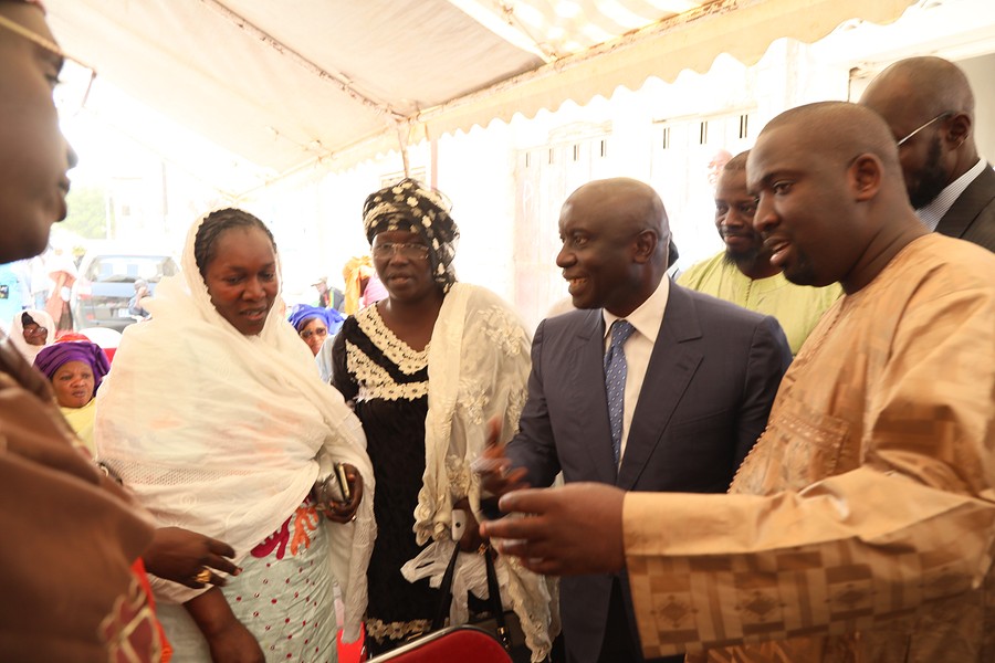 Présentation de condoléances chez Serigne Diagne : Idy dévoile un pan de sa jeunesse auprès de la famille