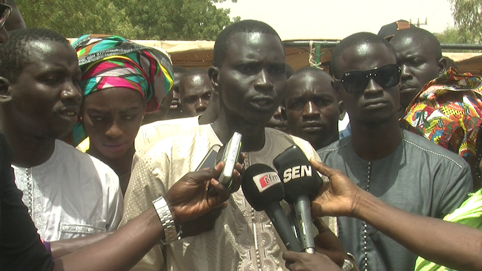 BABA GARAGE - Manifestation pour le bitumage du tronçon Bambey/Baba Garage/Mékhé