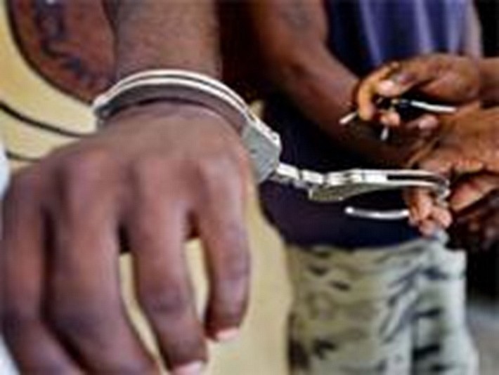 Ziguinchor : plus de 20 élèves arrêtés par la Police, un véhicule de l’administration brûlé