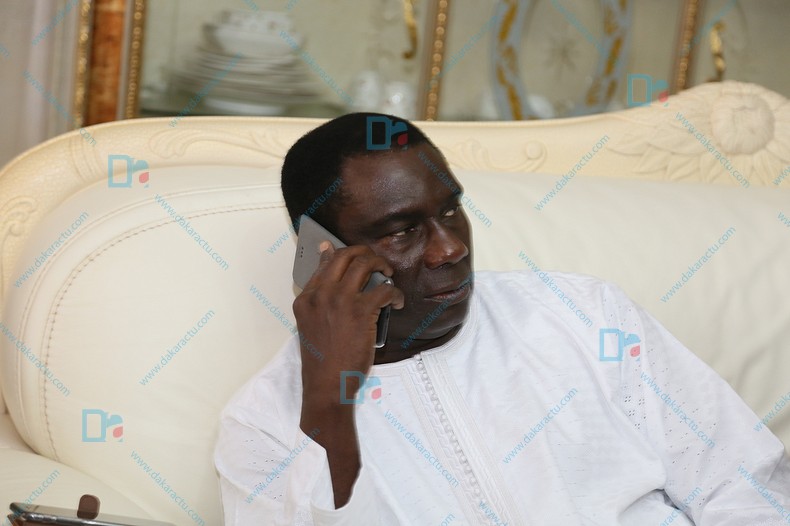 Vivez les images de l'ambiance au domicile de Cheikh Kanté, en route vers le grand meeting avec Kiné Lam et le mouvement "Ligueye rek Sénégal ame Ndam" en soutien au président Sall