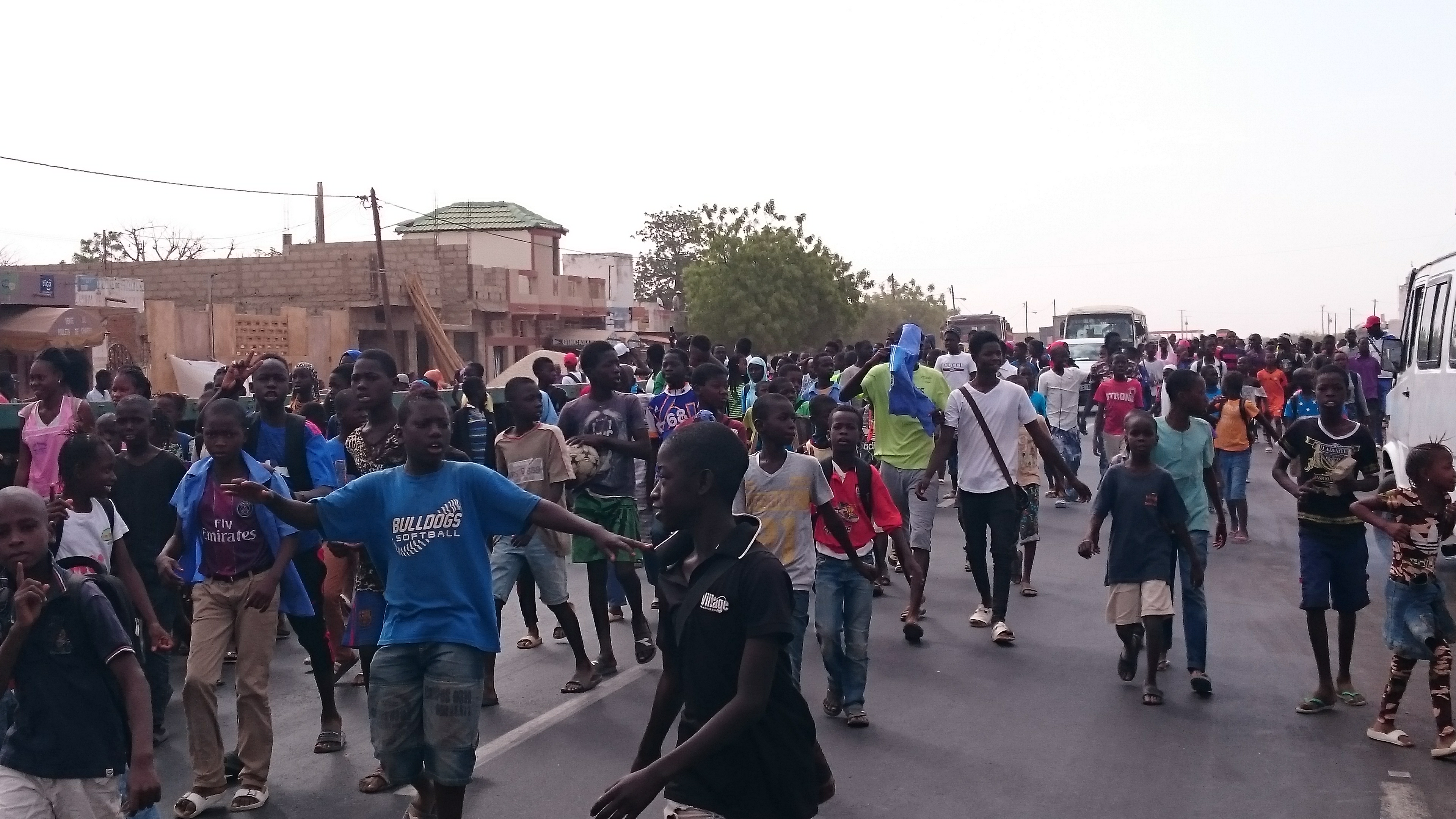 Kaolack/Sibassor: Les élèves improvisent une grande marche sur la RN1
