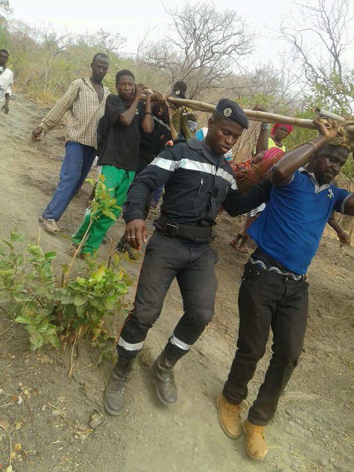 Kédougou : Spectaculaire opération de sauvetage à Iwol à 493 m d’altitude au-dessus du village de Ibel.