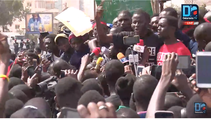 "Mary Teuw Dégage", "Amadou Ba Voleur", "Nous ne sommes pas corruptibles" : Le cri du cœur des étudiants