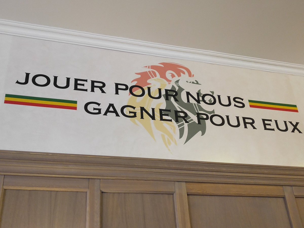 KALUGA (RUSSIE : quelques messages floqués sur les murs de l'hôtel des Lions du Sénégal