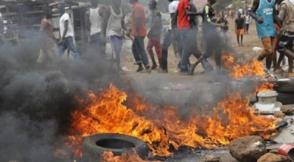 Urgent/Tensions vives à Hann Bel Air : Pneus brûlés, circulation bloquée
