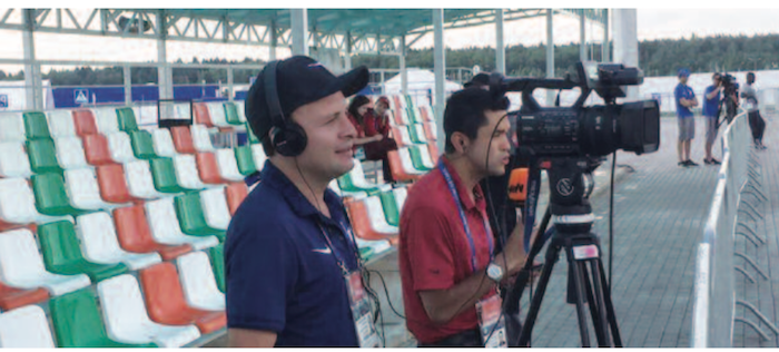 Des journalistes Colombiens à la séance d'entraînement des Lions à Kaluga