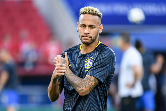 Brésil : des critiques "exagérées", son coup de blues... Après le Mondial, Neymar vide son sac
