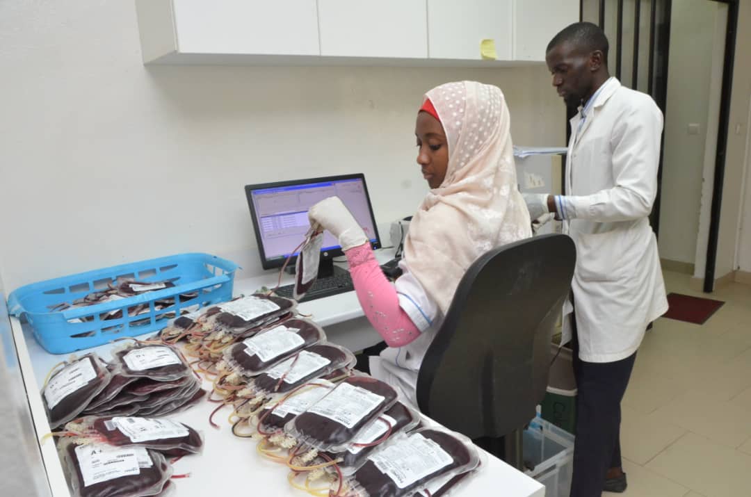 CNTS : Abdoulaye Diouf se réjouit du stock suffisant des poches de sang