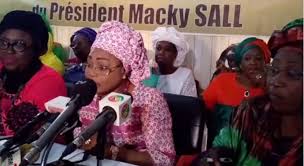 Benno Bokk Yakaar : La conférence des présidentes de femmes invitent le président Macky Sall à confier la présidence du Conseil Economique Social et Environnemental à leur présidente nationale Mme N’dèye Marième Badiane