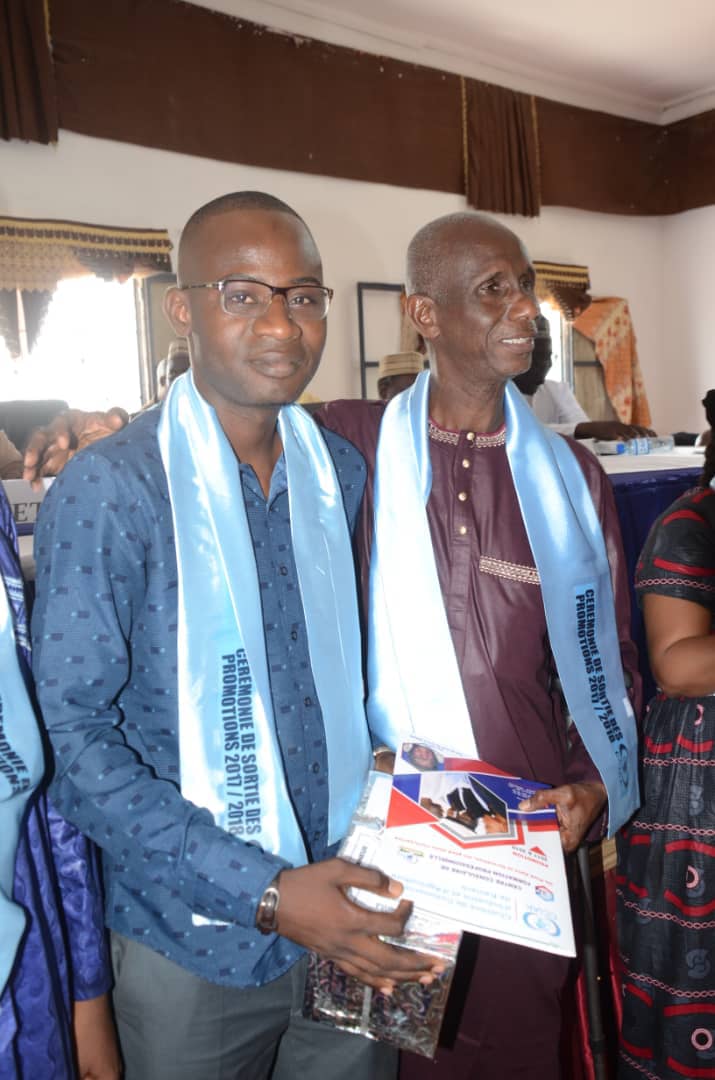 Dakaractu à l'honneur : Son chef de bureau à Thiès, major de la promotion 2107-2018  de l'institut de formation Idrissa Guèye de Kaolack (spécialité: gestion de projet)