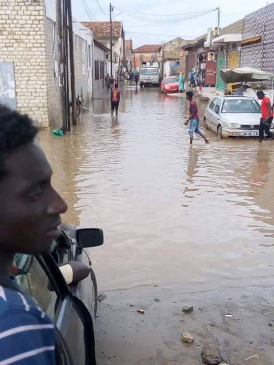 Fortes pluies d’hier/Rufisque totalement sous les eaux : Des citoyens tirent la sonnette d’alarme. (Images)