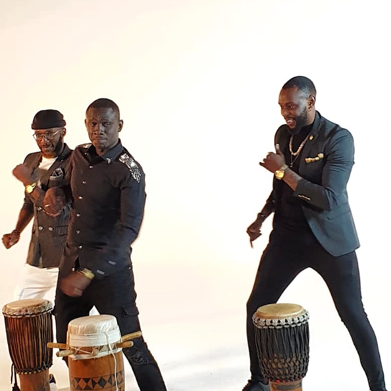 Bercy 2018 : Les images du tournage du clip de Pape Diouf avec Fally Ipupa et les petits fils de Doudou Ndiaye Coumba Rose à Paris