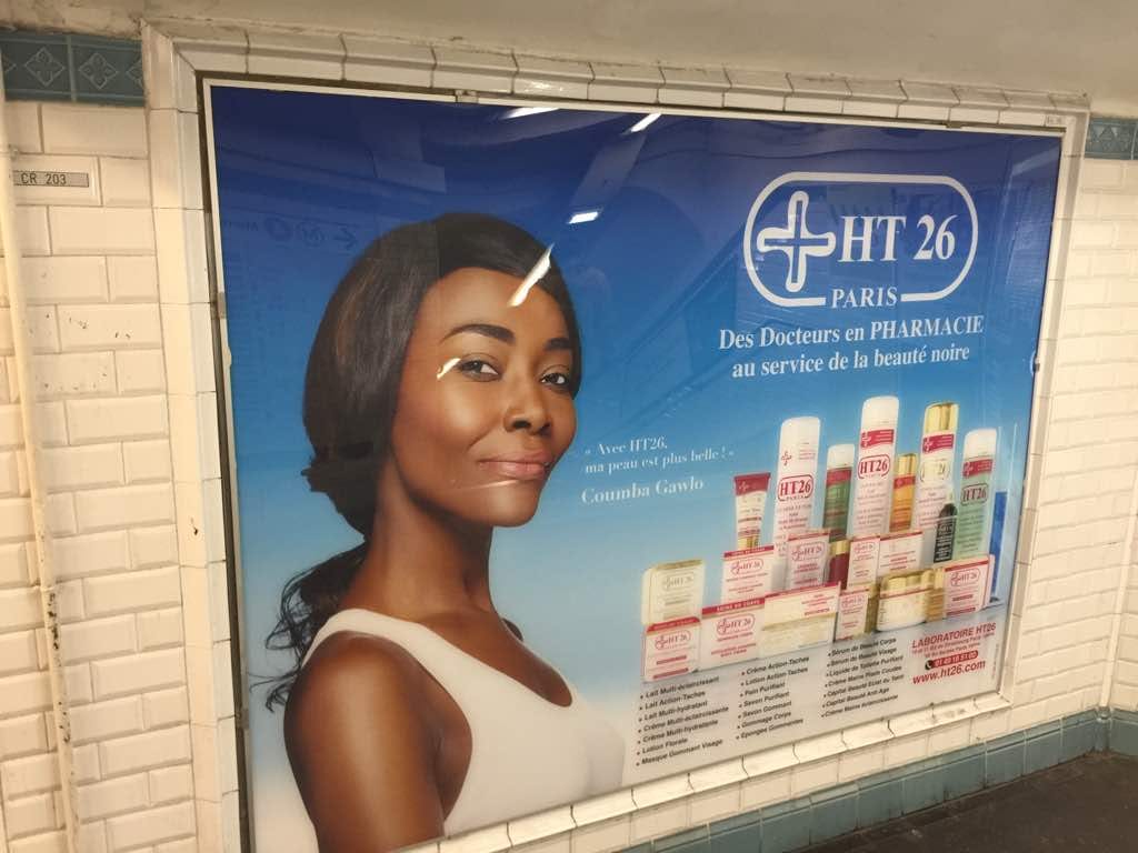 Paris : Coumba Gawlo s’affiche sur des panneaux publicitaires pour HT26 