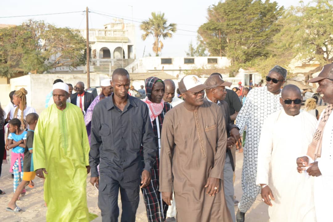 Oumar Gueye, en caravane dans la zone de Niague où la population compte réélire Macky Sall à 95%, raille l’opposition : « Notre pays ne peut pas être dirigé par des gens incapables de gérer un service »