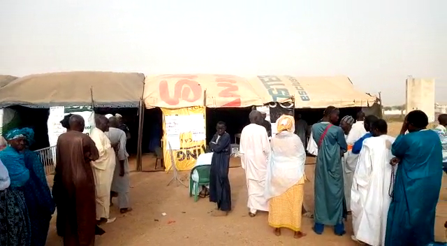 Touba vote dans des "xaymas"  et Mbacké  dans des salles de classe... Le plus célèbre conseiller municipal de Touba attendu à Darou Marnane.
