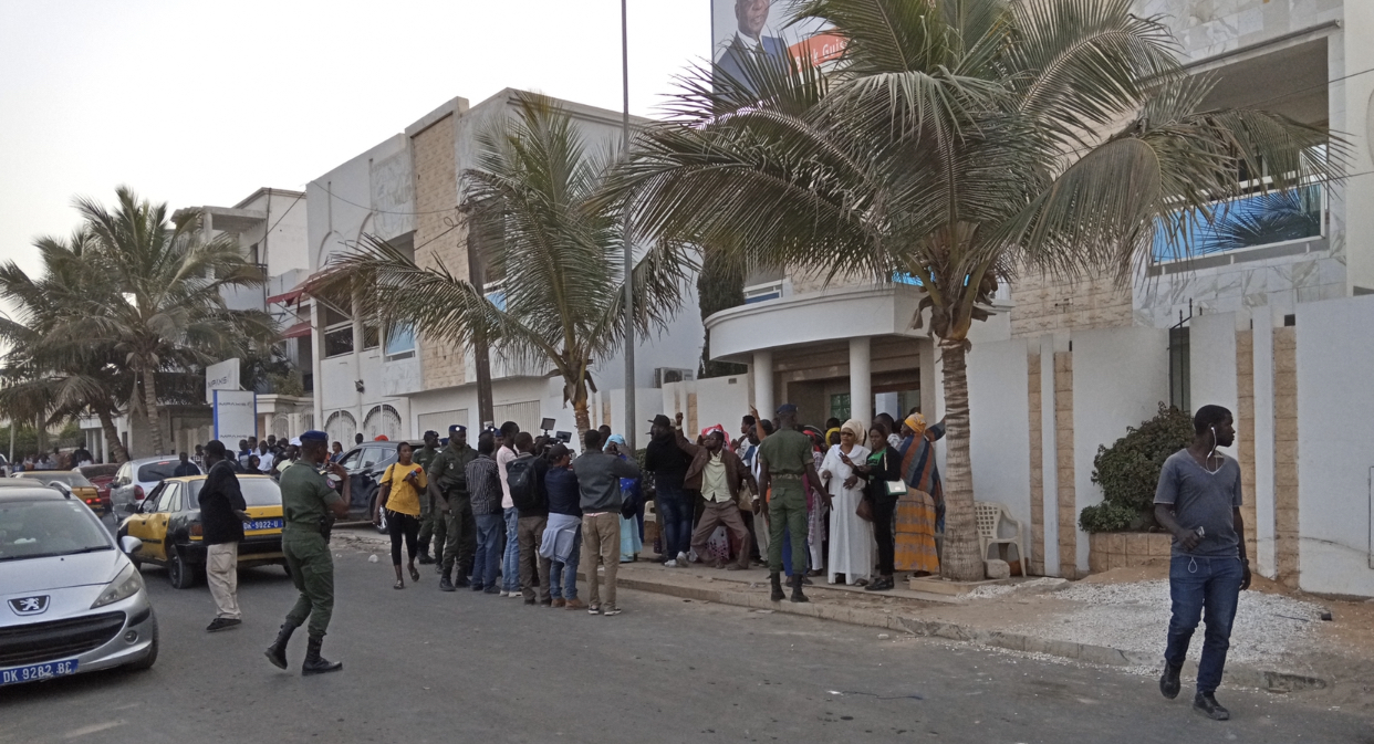 Les femmes de la coalition IDY2019 manifestent sur la VDN : Un 2nd  tour est exigé dans un "concert de marmites", Dethié Fall malmené par la gendarmerie