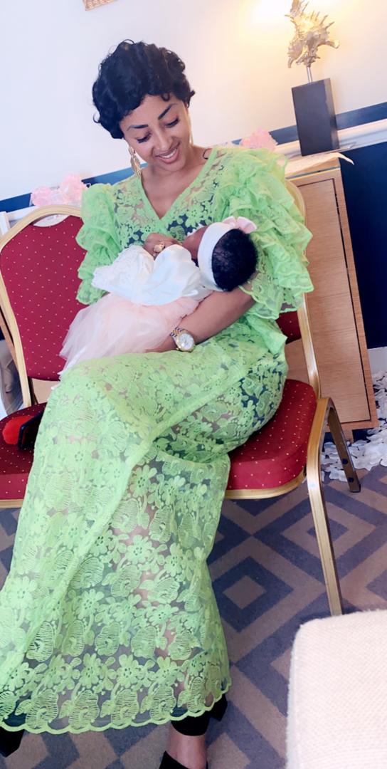 FRANCE : Clara de la série « Idoles » baptise sa fille à Paris