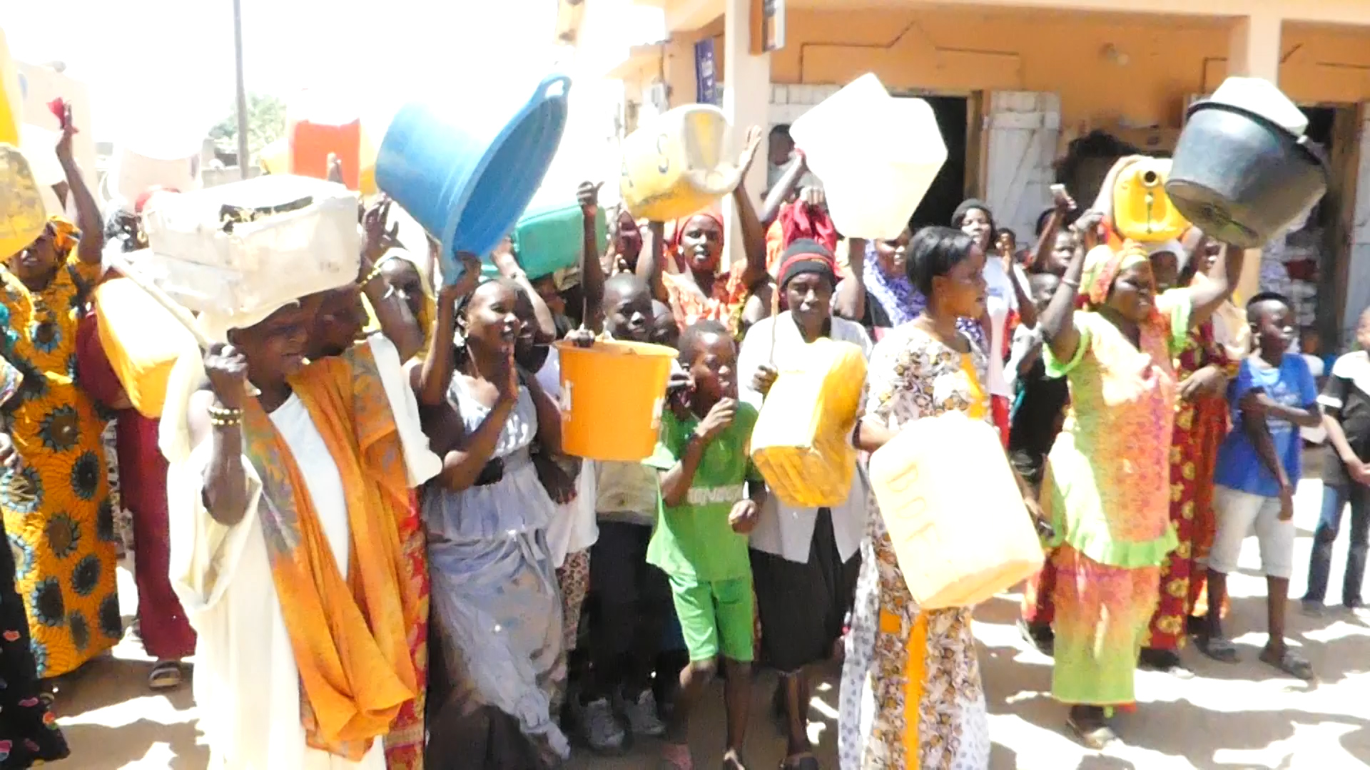 Pénurie d'eau : Les femmes de Thiénaba lancent un SOS au couple présidentiel