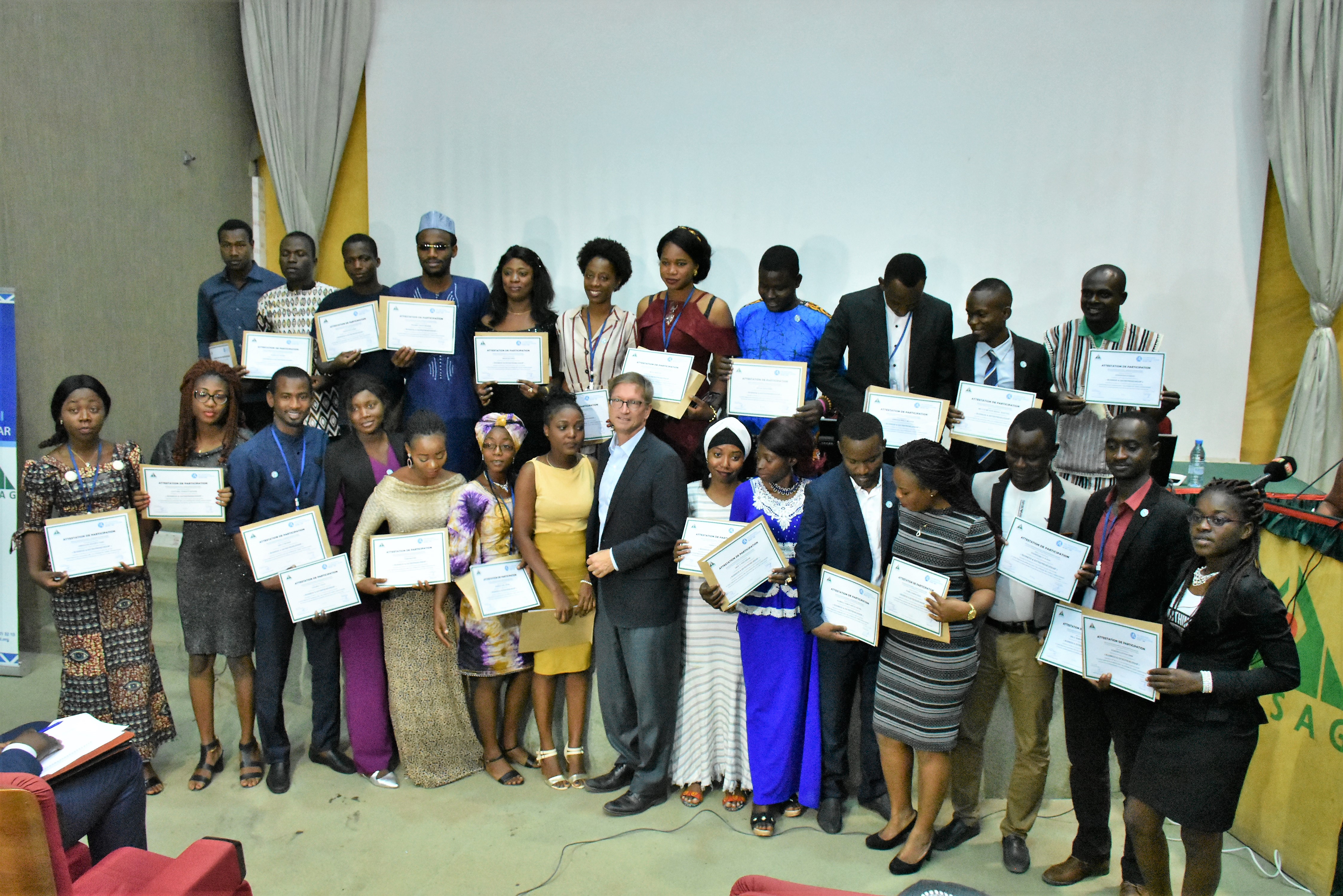 Cérémonie de clôture de la 14e session de formation du CRL Yali Dakar : former de jeunes leaders pour porter tout un continent !