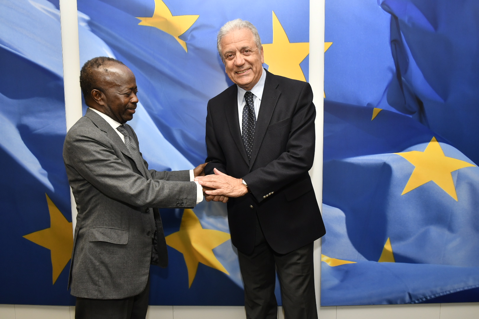 EN MODE FAST-TRACK POUR LES JO DE DAKAR /  Diagna Ndiaye rencontre des commissaires Européens à Bruxelles et s'entretient avec le Président Sall à Paris