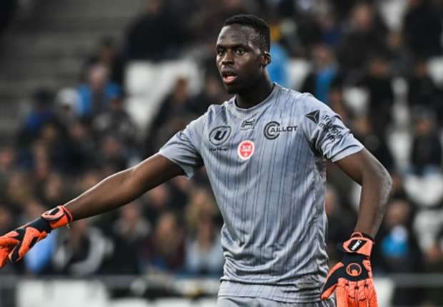 Ligue 1 / Bordeaux - Reims : Édouard Mendy blessé sort sur une civière